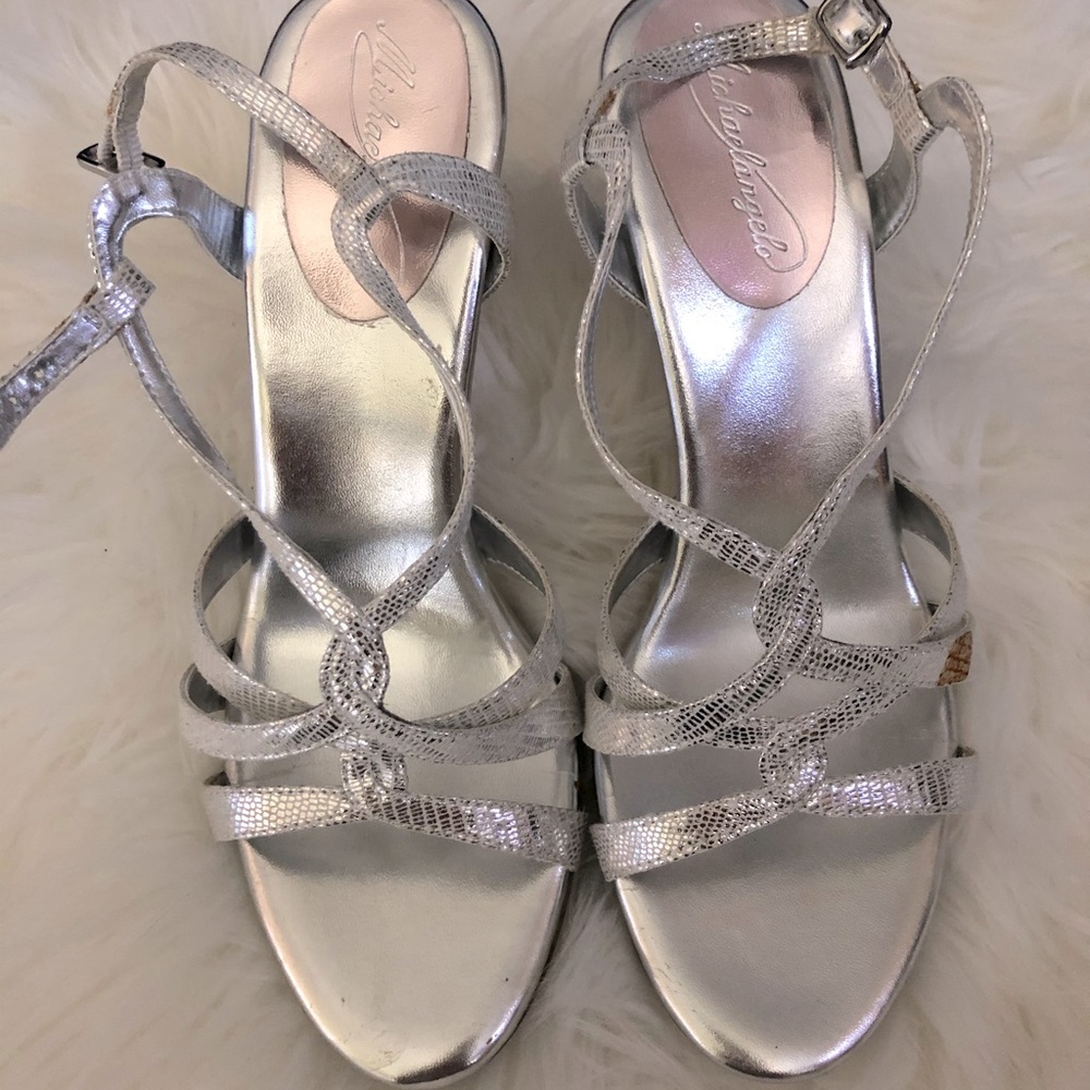 🔴6 for $20🔴Dressy Silver Heels!